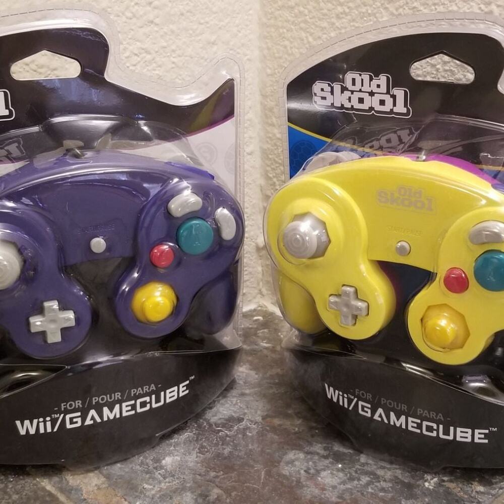 2 Gamecube Controllers - Purple & Yellow (NEW) - Nintendo